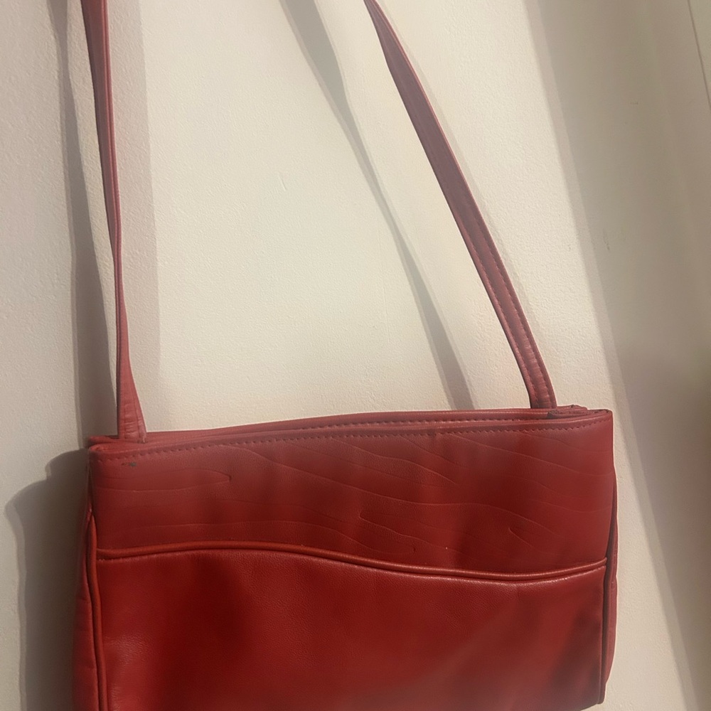 Elegant Red Leather Shoulder Bag